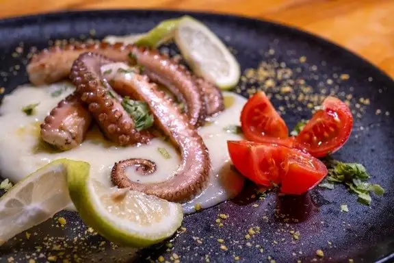 Il nostro polpo su crema di patate