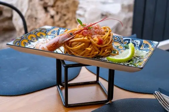Spaghetti al gambero crudo con lime - primo piatto della casa