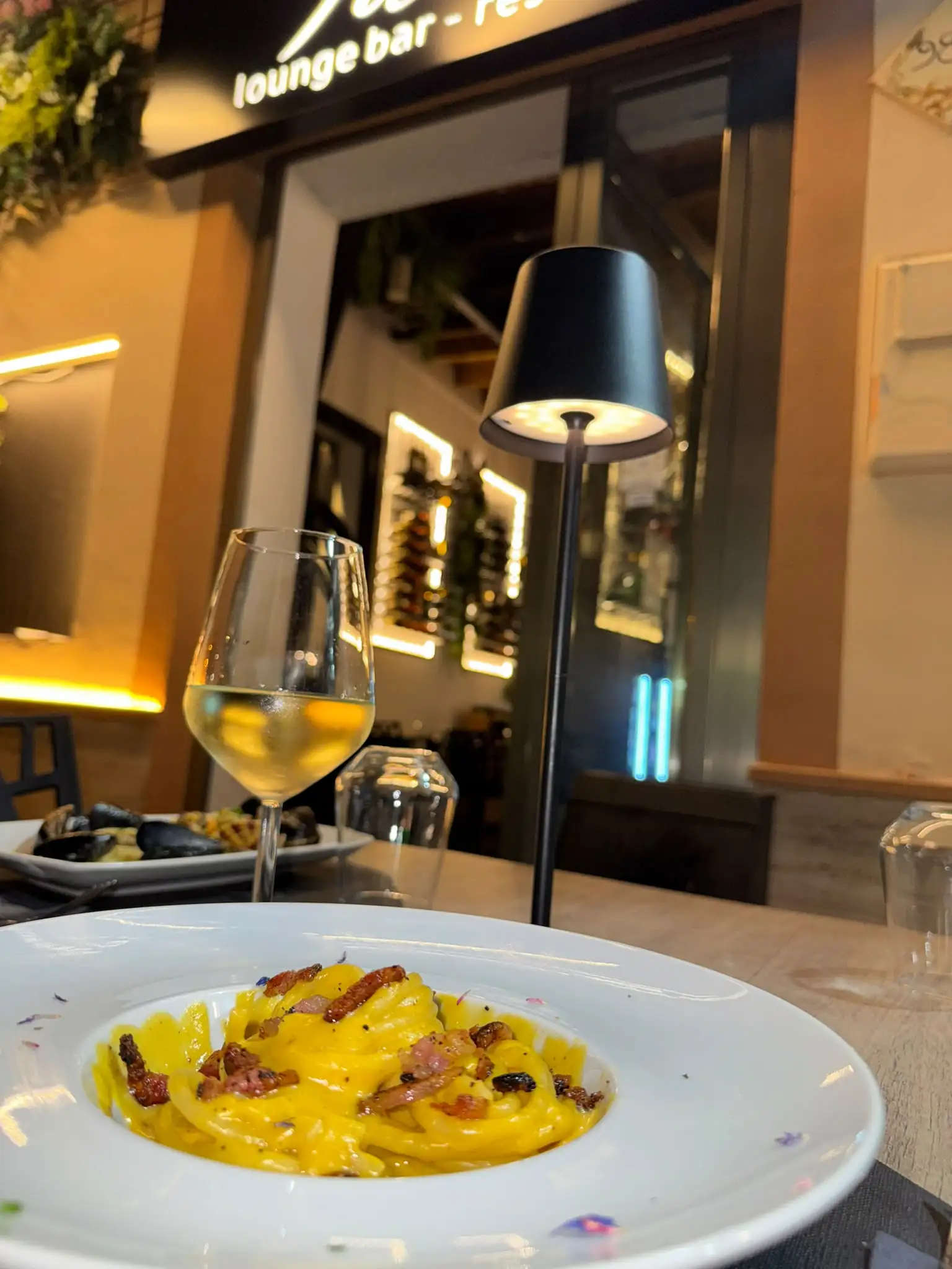 Talèe Pinto Lampedusa — Il nostro cocktail bar di sera Talèe Pinto Lampedusa — Il nostro cocktail bar di sera